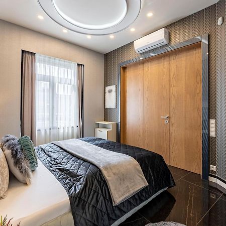 Luxury Royal Central Apartment By Prestige Homes Budapest Exterior photo