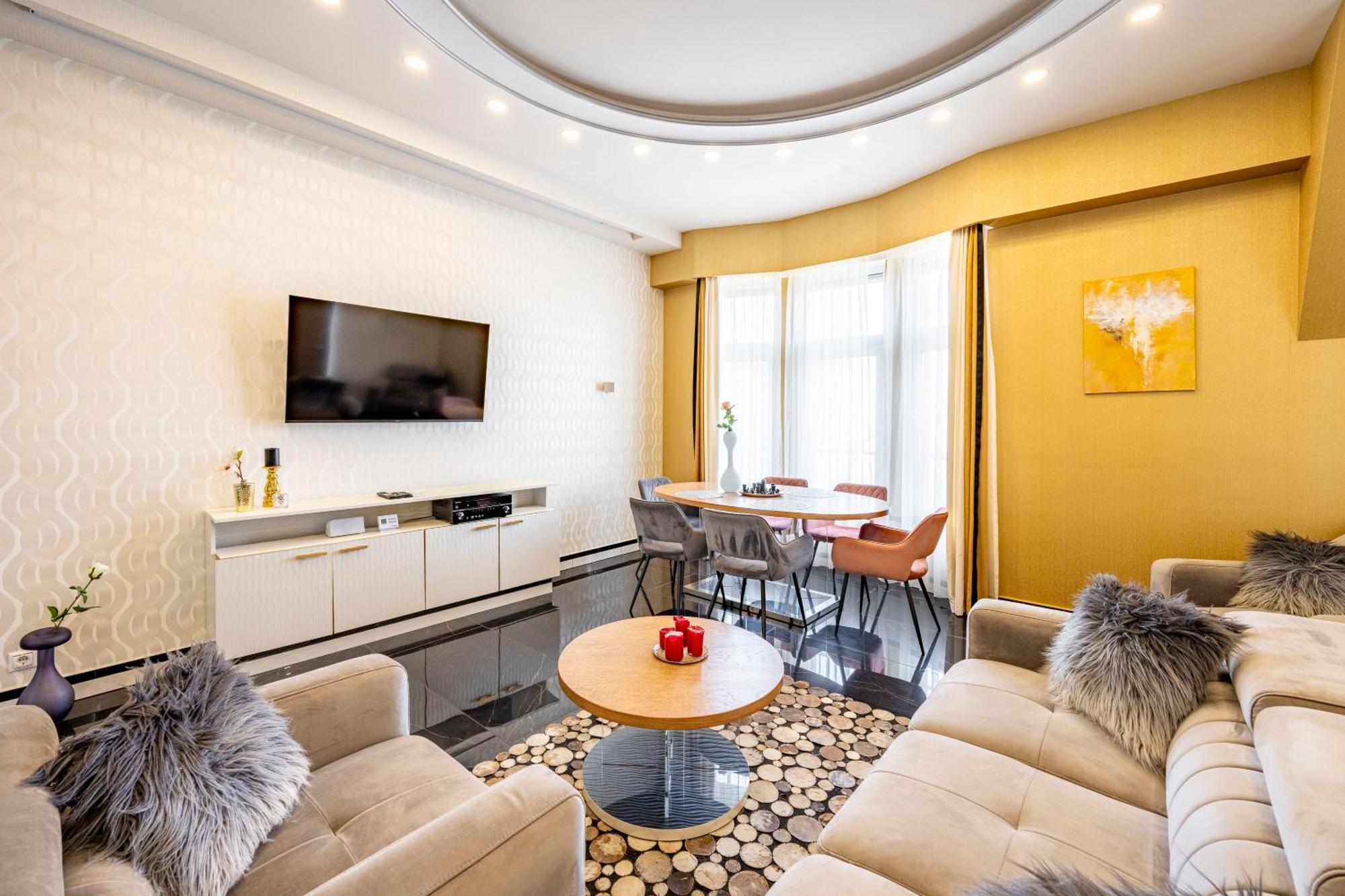 Luxury Royal Central Apartment By Prestige Homes Budapest Exterior photo