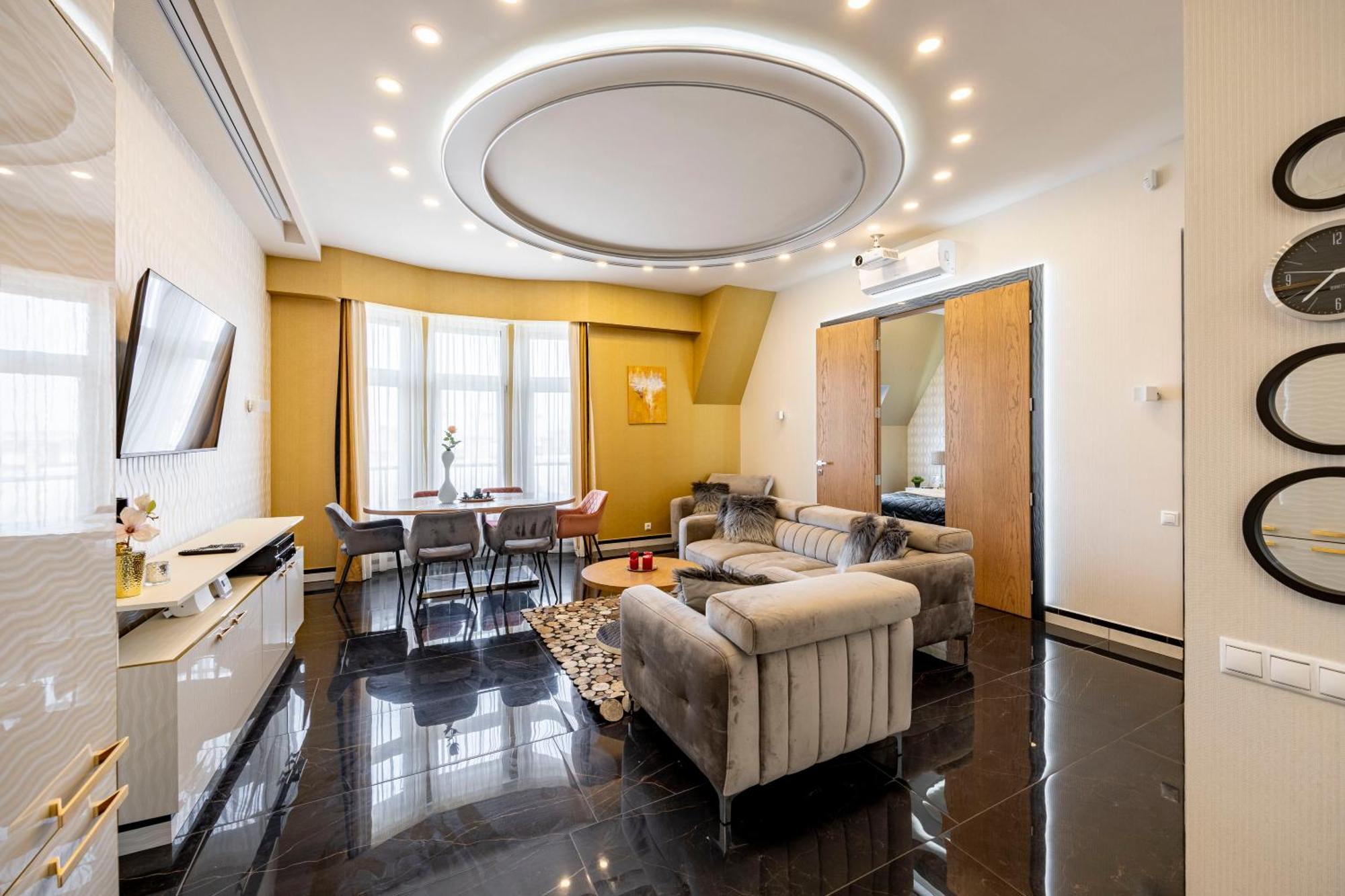 Luxury Royal Central Apartment By Prestige Homes Budapest Exterior photo